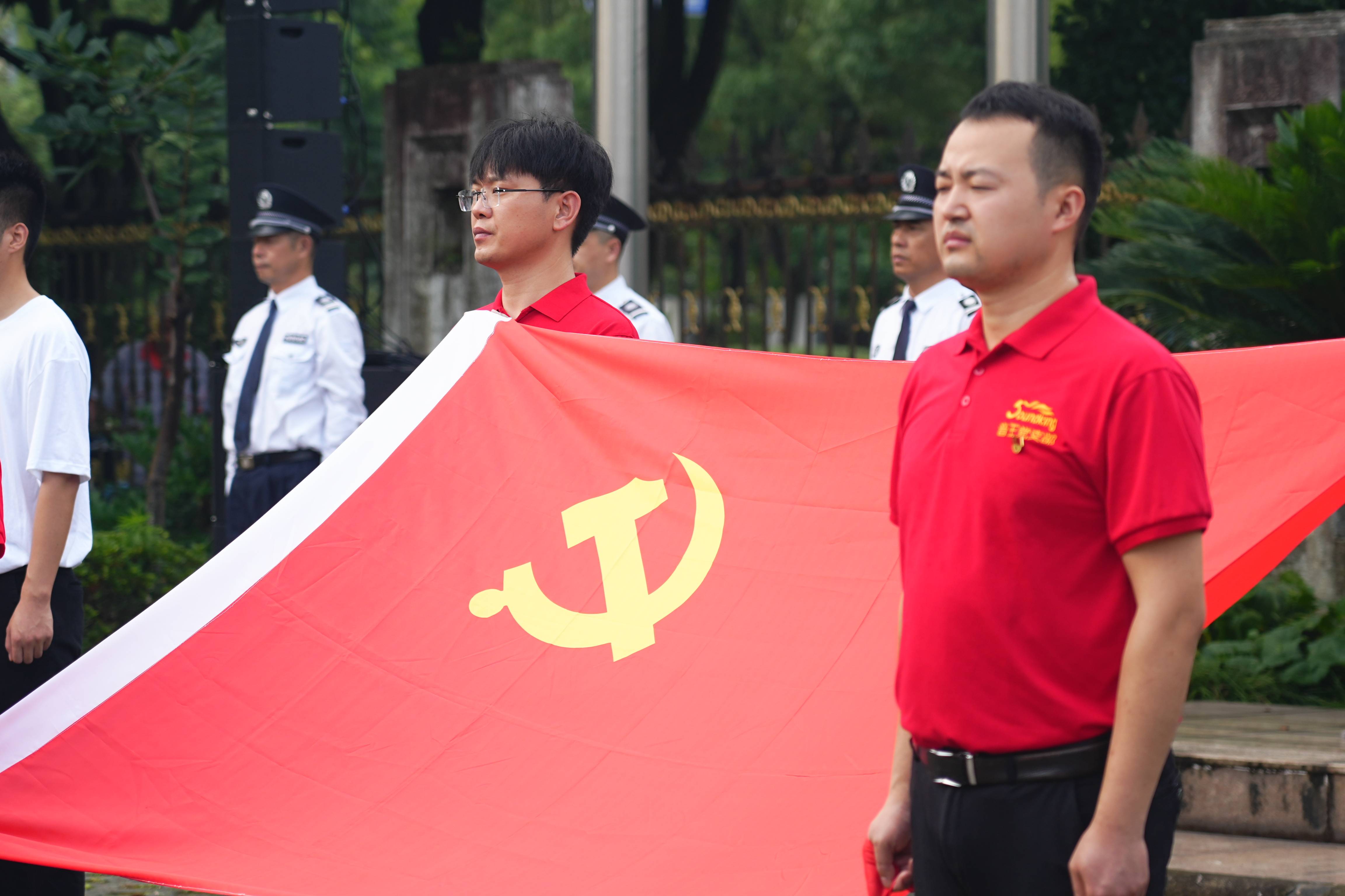 弘揚(yáng)愛國主義精神，音王慶賀黨的生日
