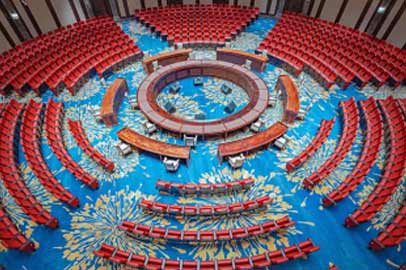 國(guó)際會(huì)議中心報(bào)告廳（800m2以上）